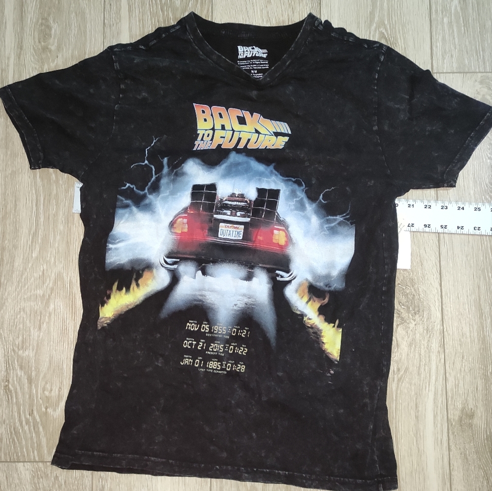 Back to the future Deloreon T-Shirt size Medium